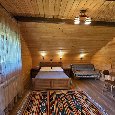 Guesthouse Kolo Druziv Tatariv Dış mekan fotoğraf