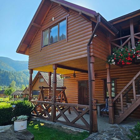 Guesthouse Kolo Druziv Tatariv Dış mekan fotoğraf