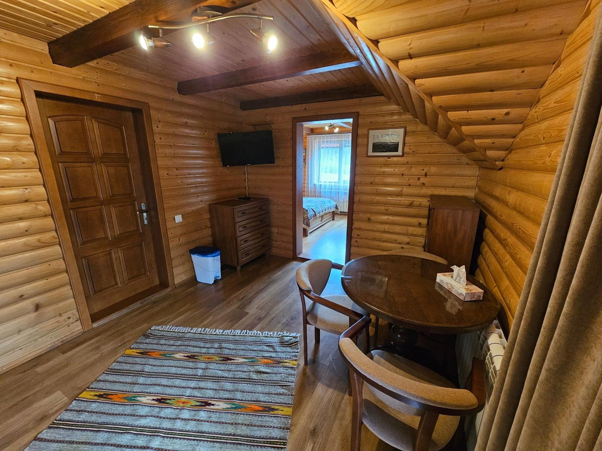 Guesthouse Kolo Druziv Tatariv Dış mekan fotoğraf