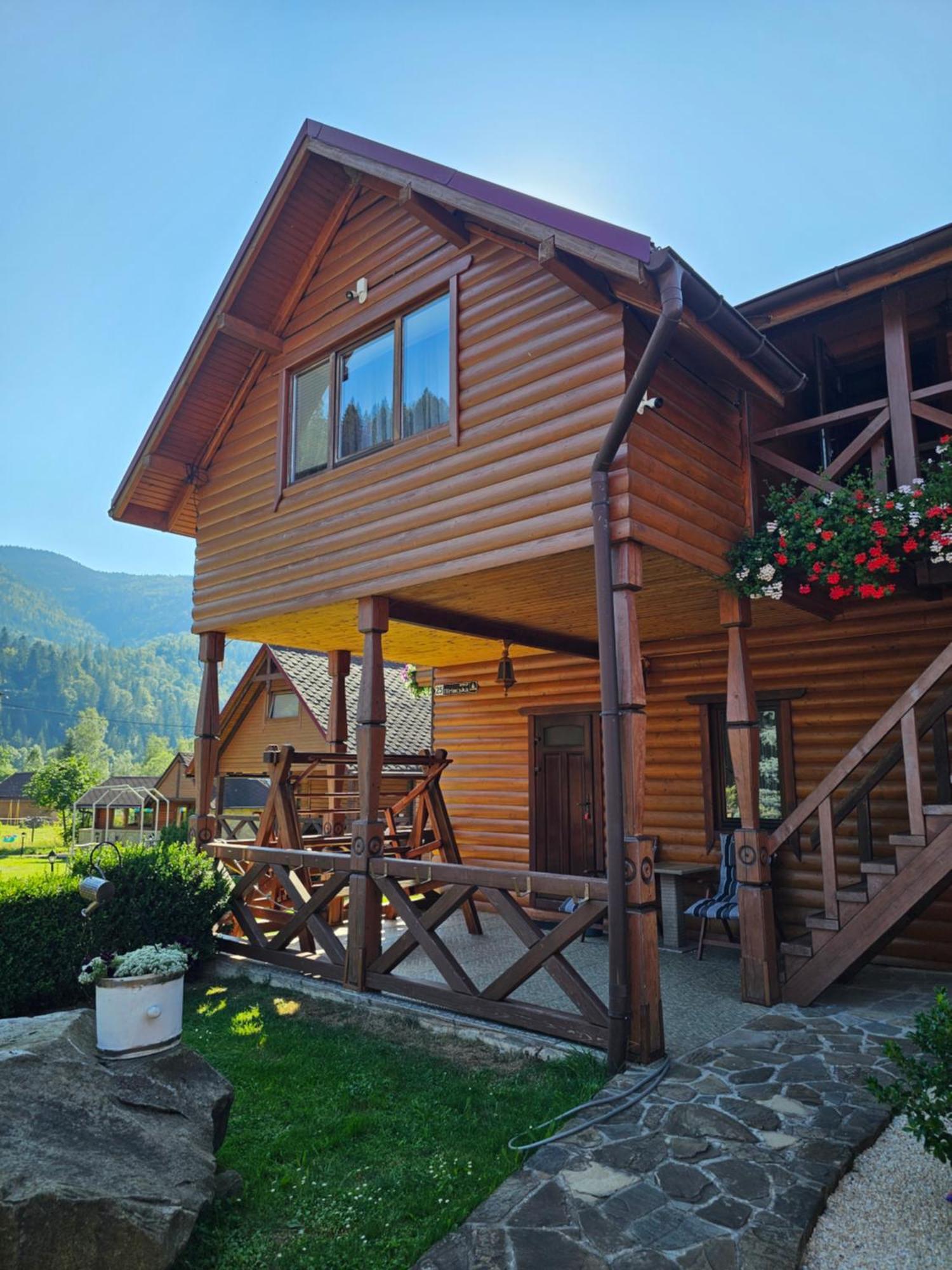 Guesthouse Kolo Druziv Tatariv Dış mekan fotoğraf