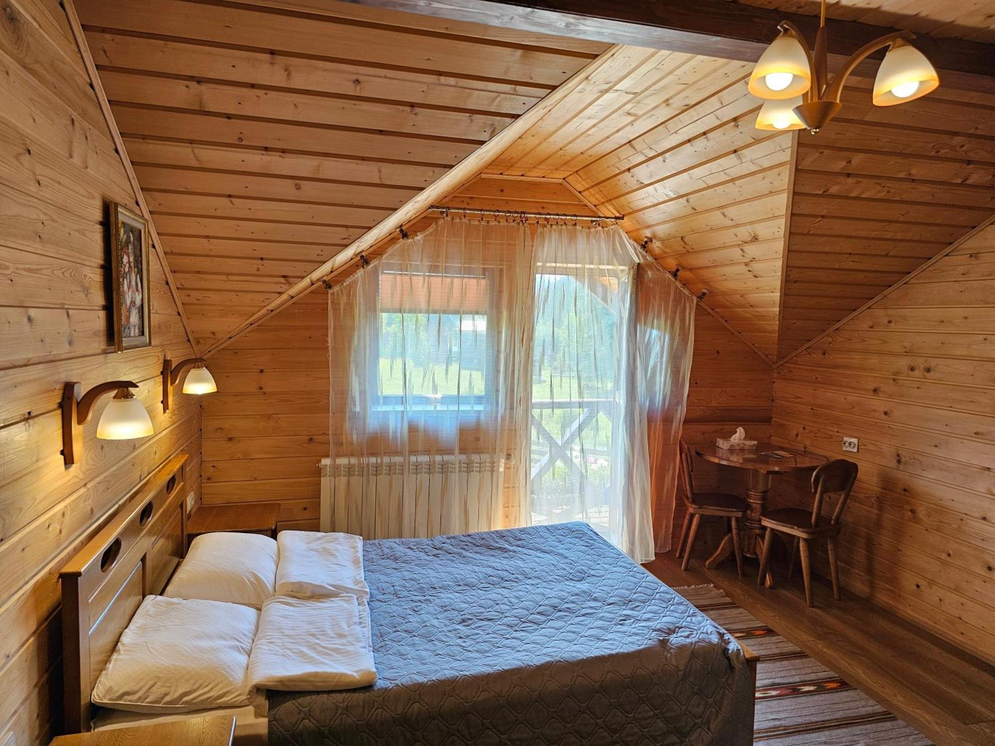 Guesthouse Kolo Druziv Tatariv Dış mekan fotoğraf